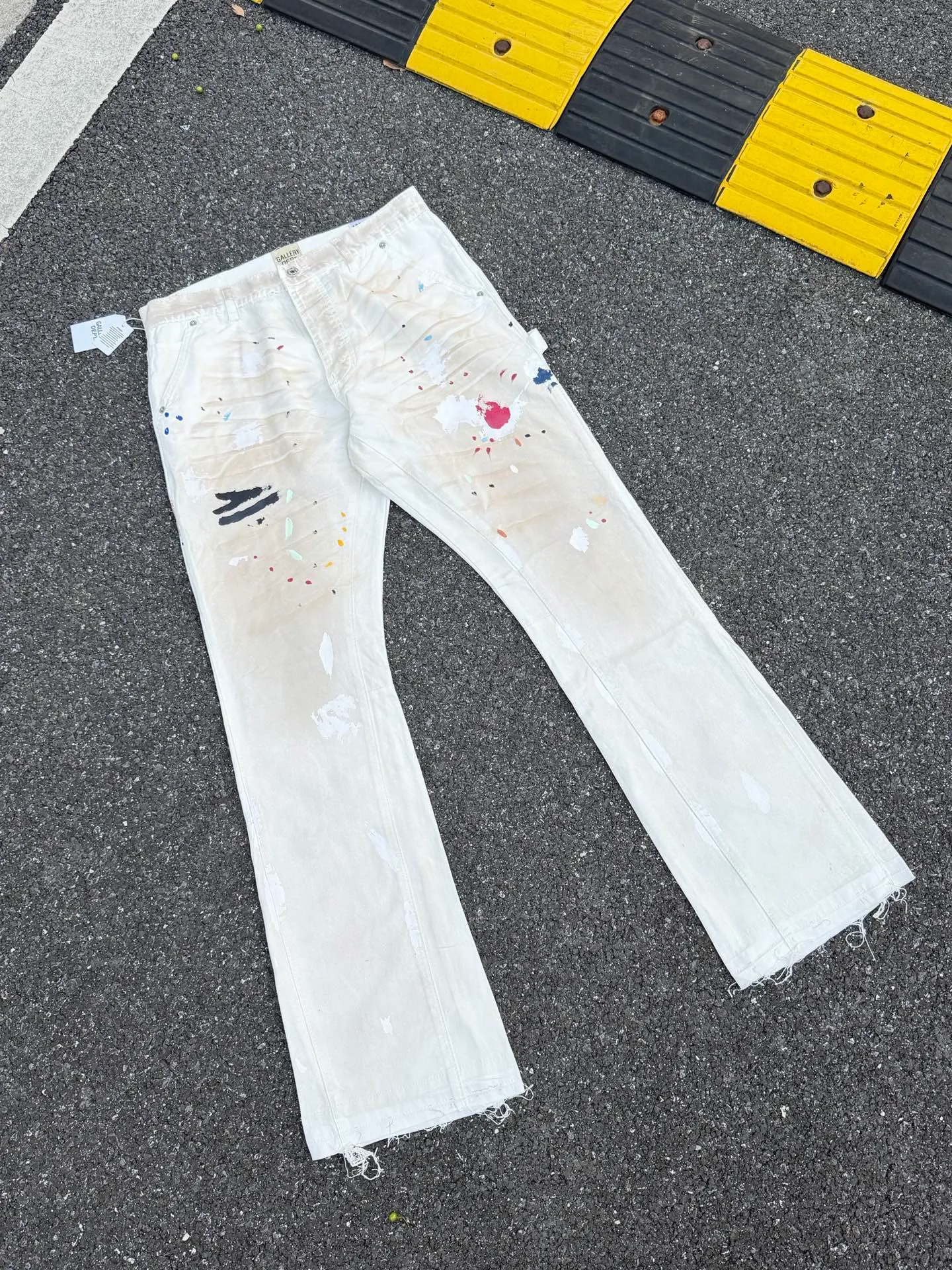 P270💰GA05 GALLERY DEPT. Dirty touch, splashed ink, hand-painted graffiti, washed, distressed, damaged, micro-flared casual overalls. Code number: 28 30 32 34 36